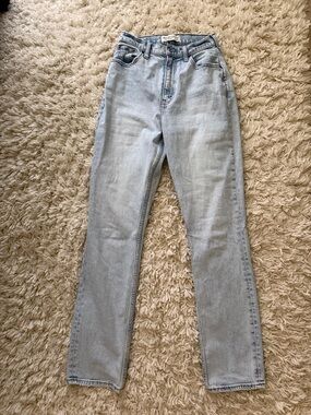 Abercrombie & Fitch Light Blue High-Rise Straight Jeans - Women